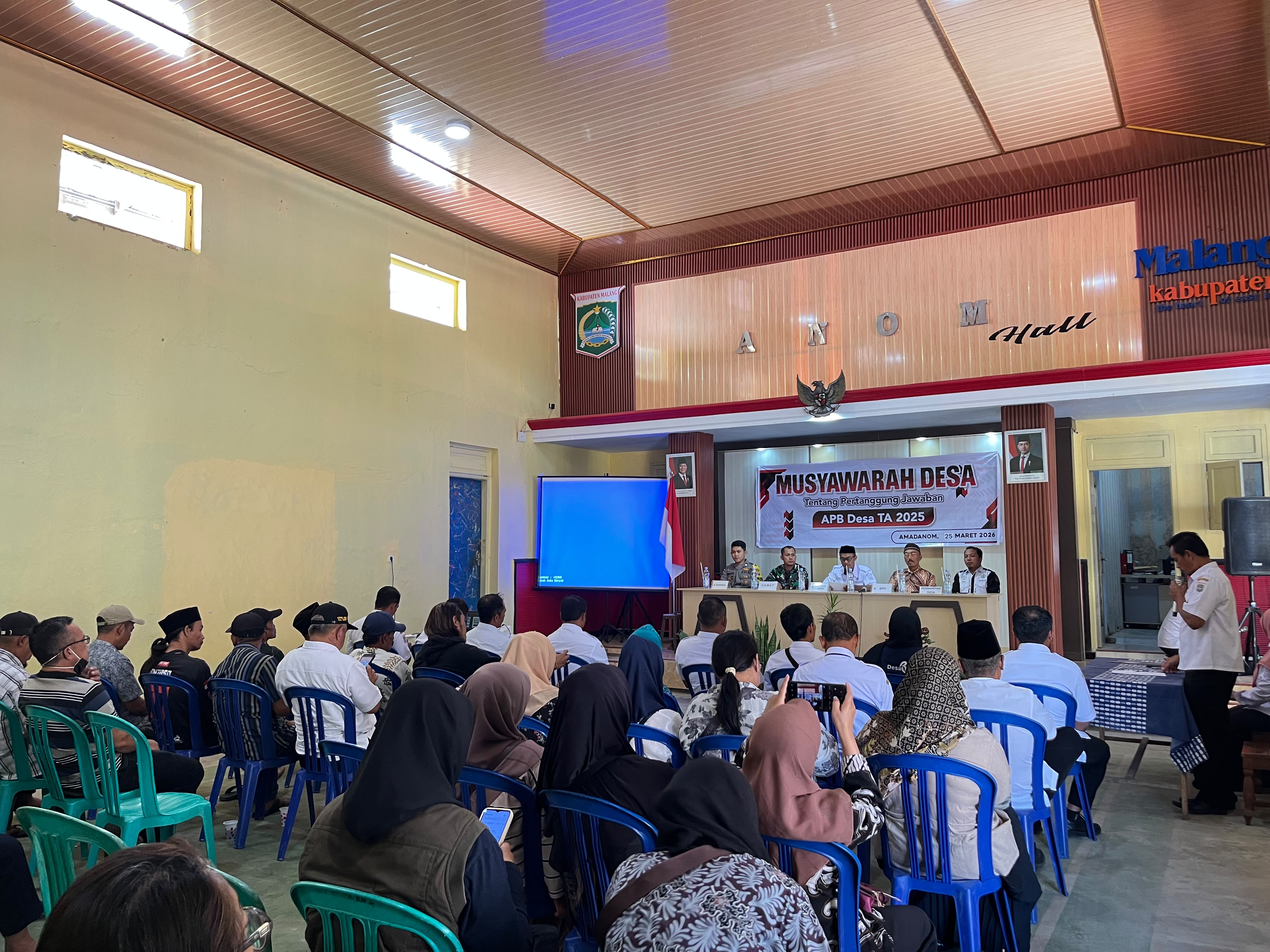 Musyawarah Desa Pertanggungjawaban APBDes Tahun 2025 Desa Amadanom Berlangsung Lancar