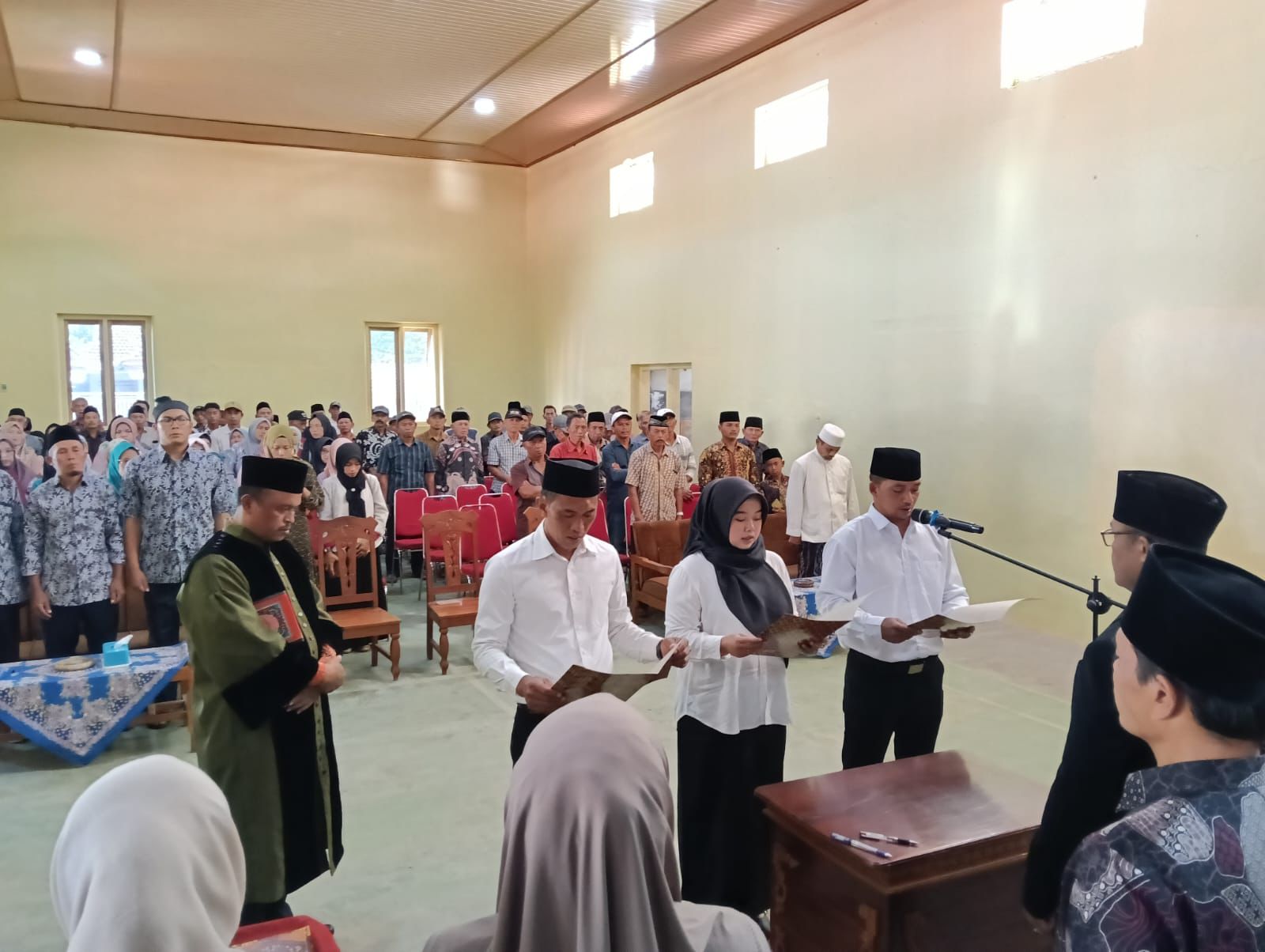 Pemerintah Desa Amadanom Melaksanakan Penetapan & Pengambilan sumpah Perangkat Desa Baru Tahun 2025